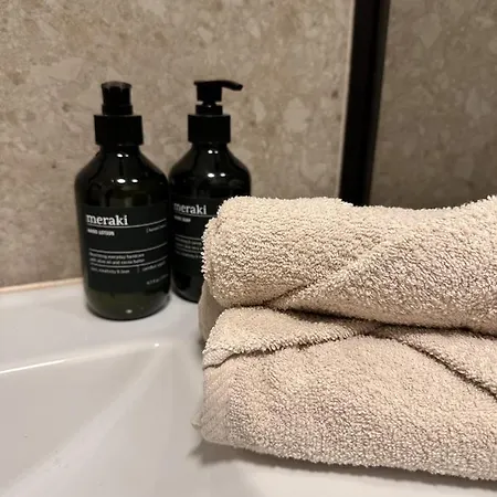 Stylisches 2-raum-apartment - In Center Parc Naehe شقة